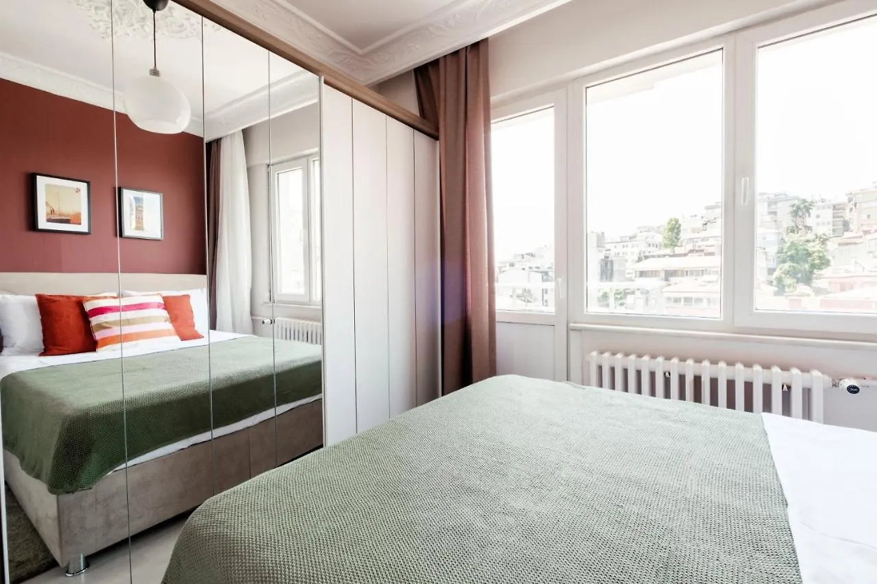 Appartamento Sea View Flat W Balcony 5 Min To Dolmabahce Palace Provincia di Provincia di Istanbul